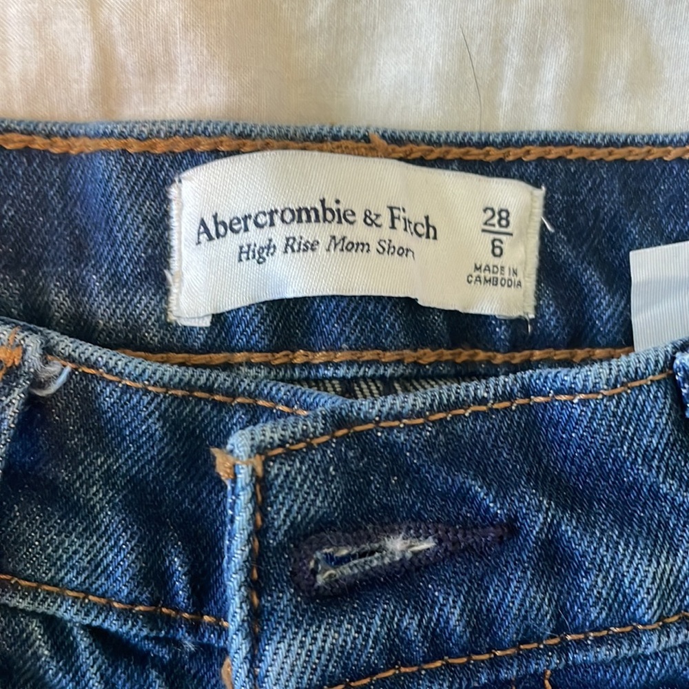 A&F High Rise Mom Shorts - Picture 2 of 6